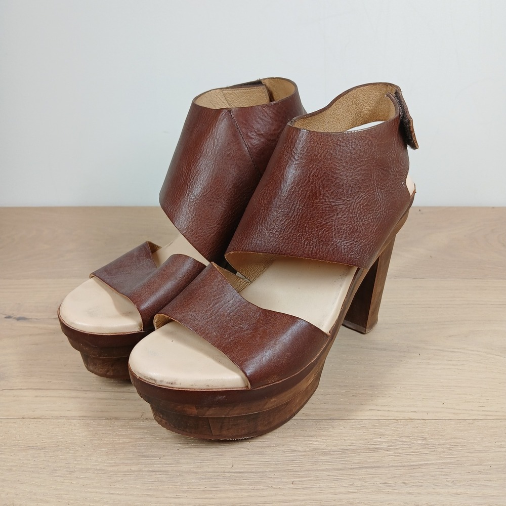 Koolaburra Sandals Women 10 Brown Leather Wood Platform Block Heel Chunky Retro
